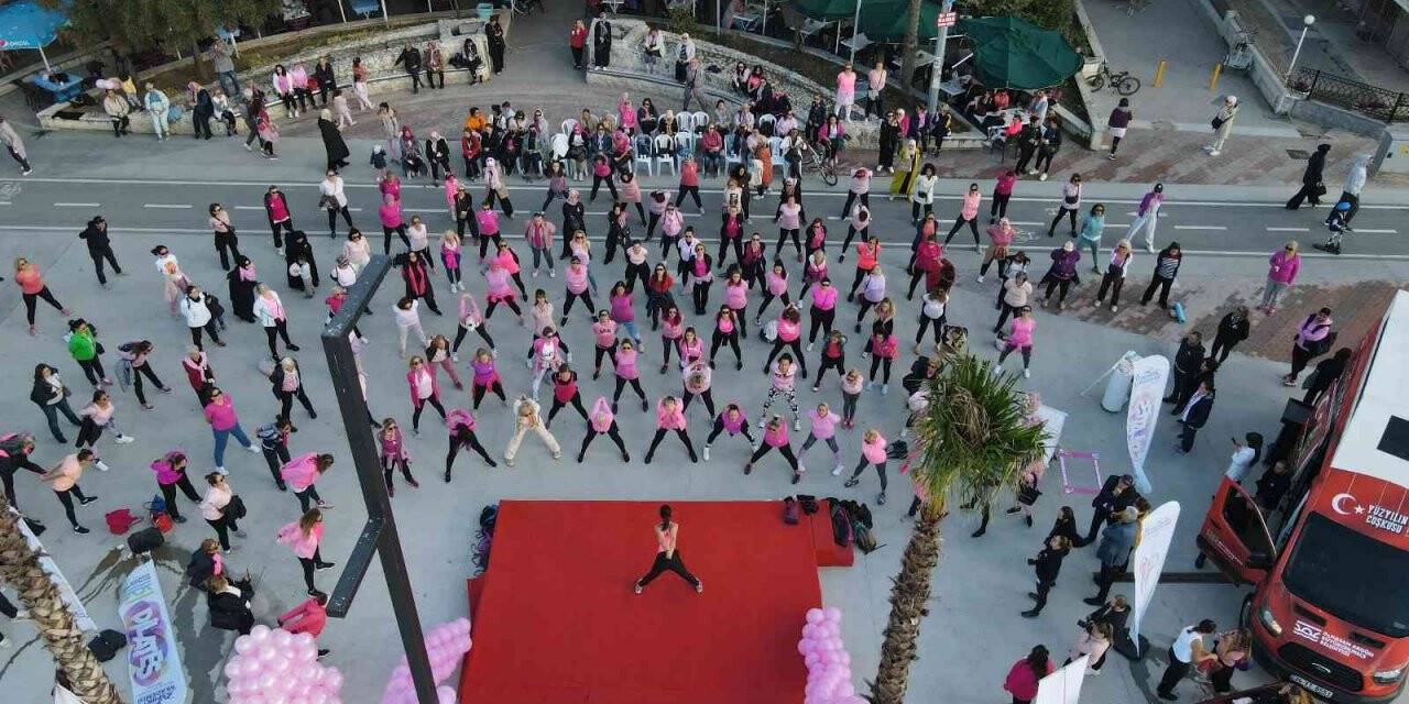 Kadınlar spor yaparak meme kanserine meydan okudu
