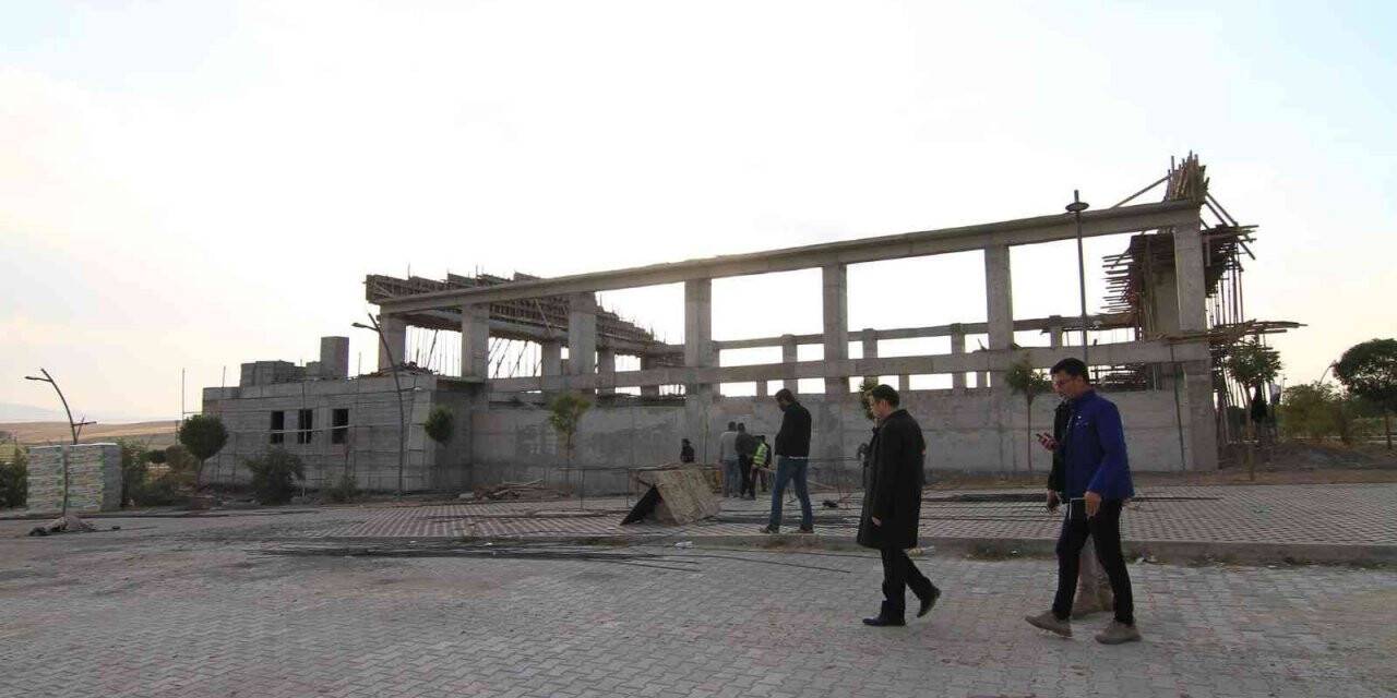 Kaymakam Nasır, yapımı devam eden inşaat ve içme suyu çalışmalarını inceledi