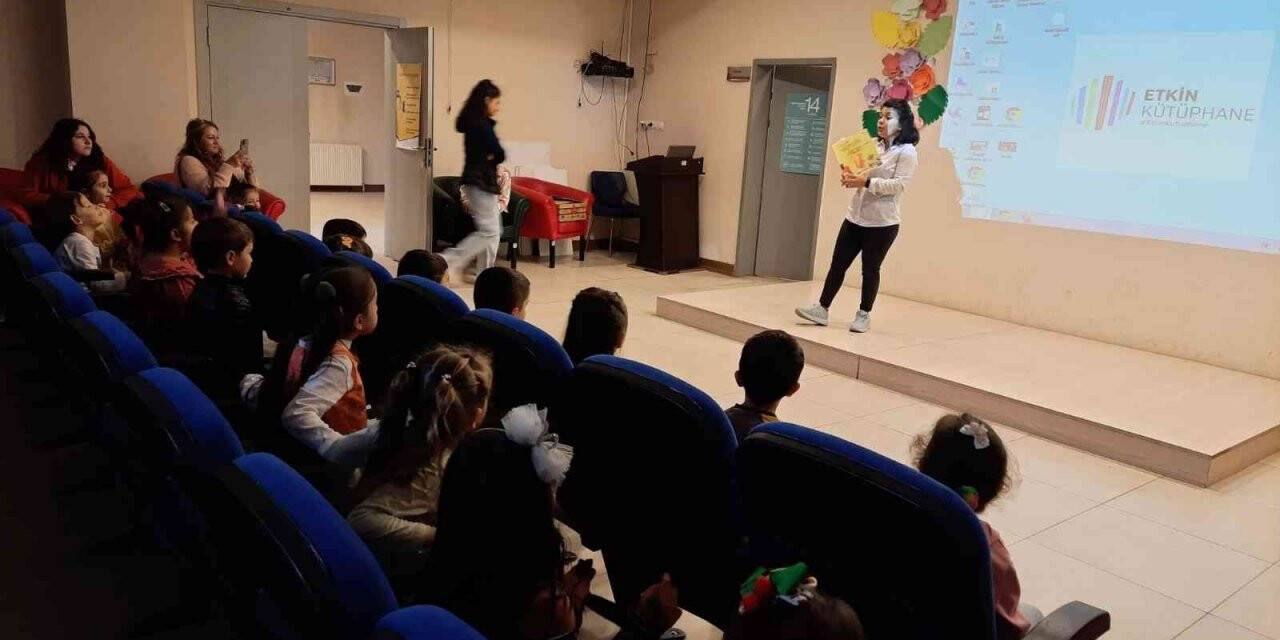 Okullar açıldı, kütüphane canlandı