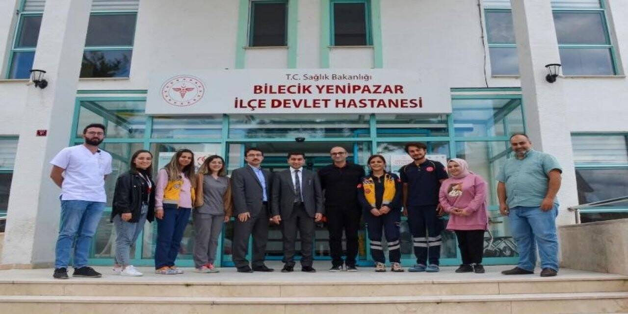 Hastaneleri ziyaret ederek, tüm sorunları teker teker dinliyor