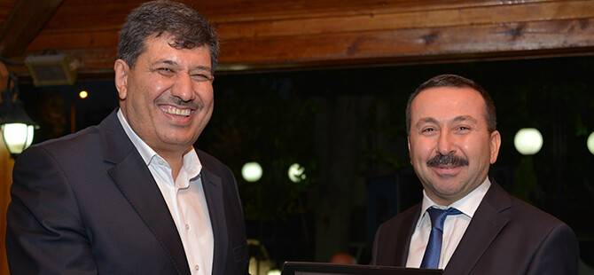 REKTÖR GÖKBEL’DEN TEKNOKENT’E PLAKET