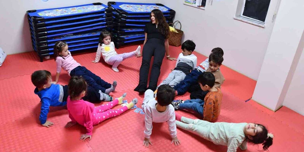 Çocuklar yoga ile keşfetmeyi öğreniyor
