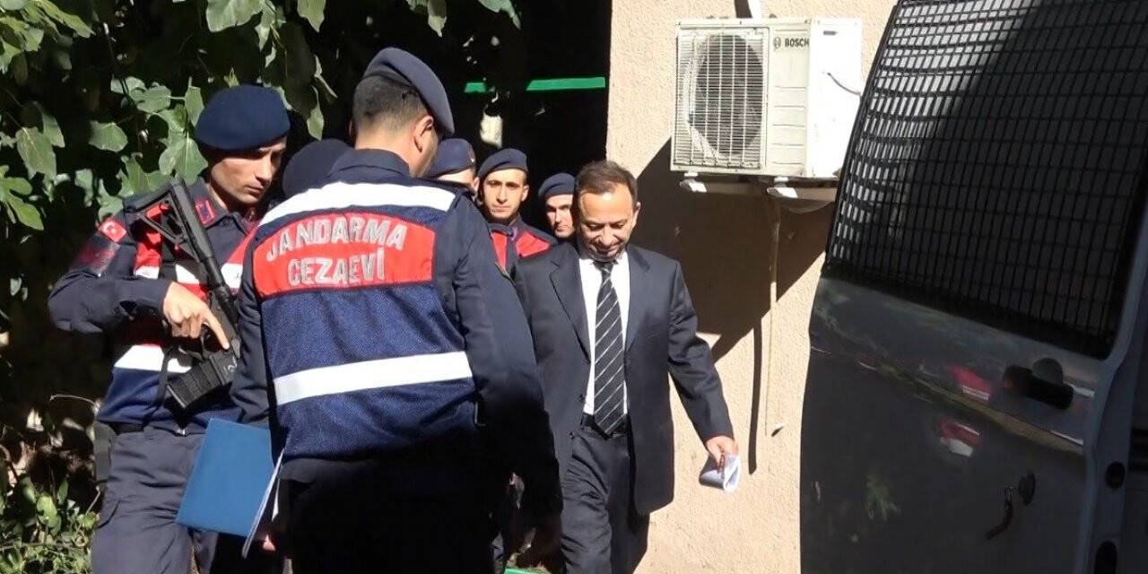 Görevden alınan CHP’li Semih Şahin’in 12 yıla kadar hapis talebiyle yargılandığı davanın ikinci duruşması görüldü