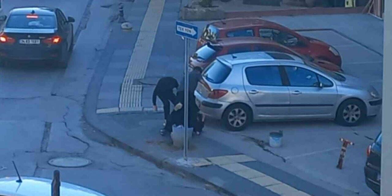 Başkent’te liseli öğrencilerin silahlı bıçaklı kavgası kamerada