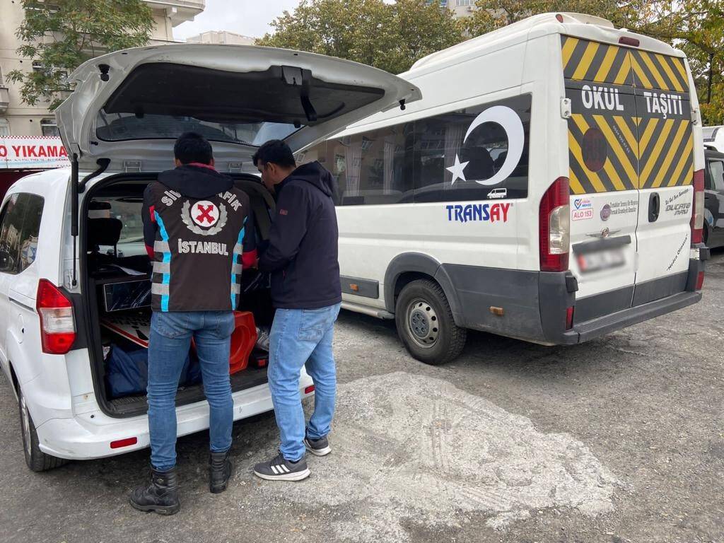 İstanbul’da çakarlı okul servisine 5 bin 665 lira ceza