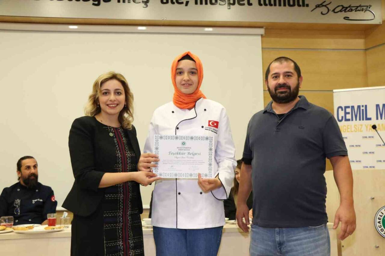 Özel öğrenciler yemek yarışmasında hünerlerini sergiledi