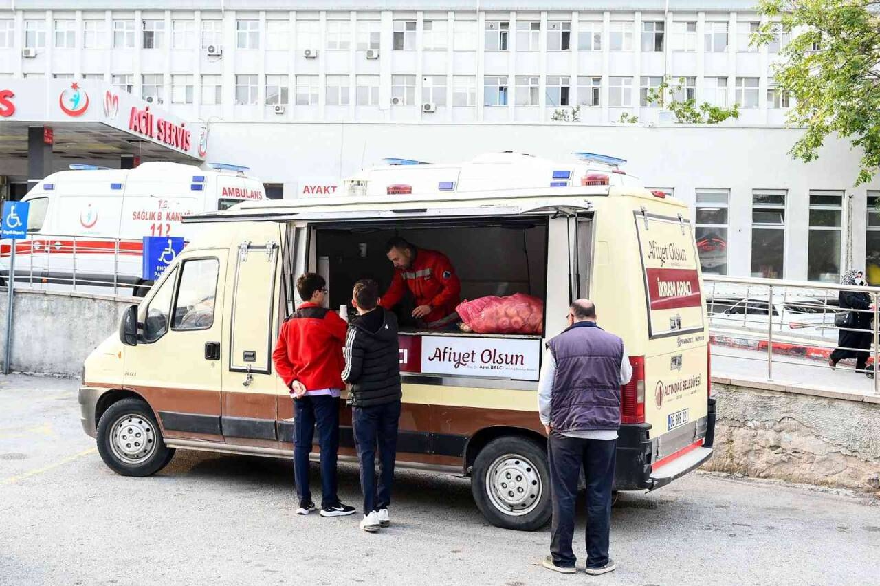 Altındağ’da hastane önlerinde sıcak çorba ikramı başladı