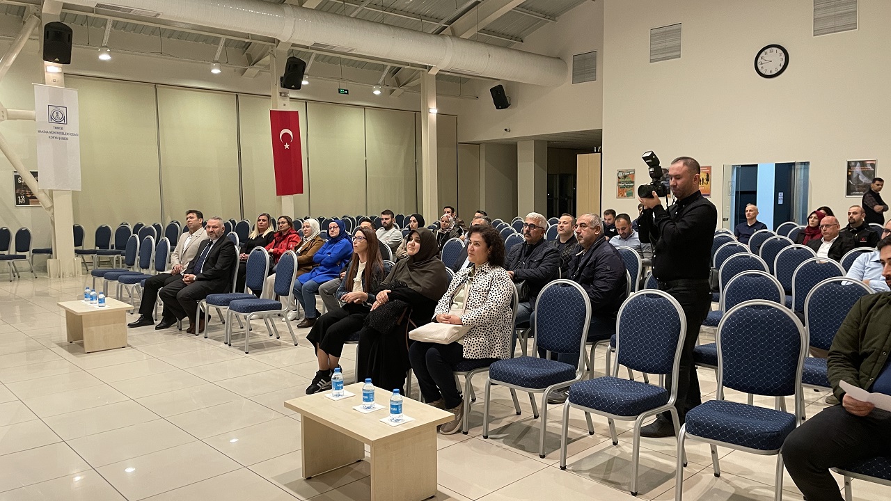 Konya'da "Dijital Çağda Aileyi Koruma" konulu konferans düzenlendi