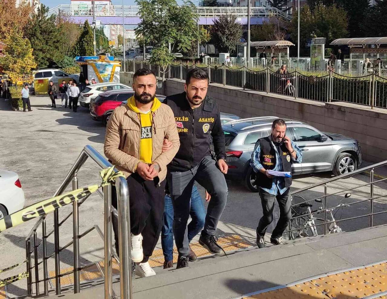 2 akrabasının evini kundaklayan şüpheli tutuklandı