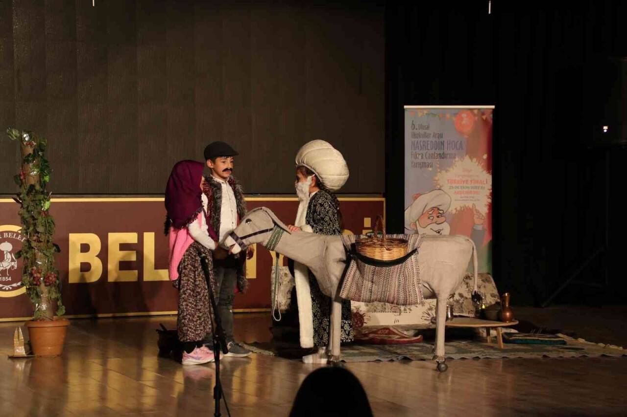 Nasreddin Hoca Fıkra Canlandırma Yarışması Bölge Finalleri çekişmeli geçiyor