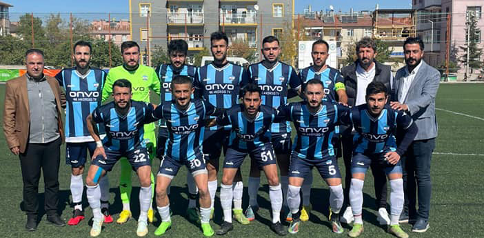 Ömeranlıspor’da liderlik sevinci