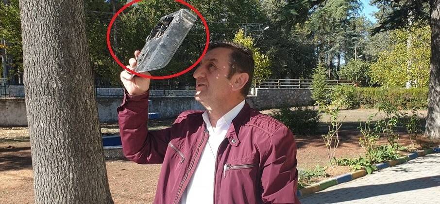 Güneş tutulmasını kaynak gözlüğü ile izledi