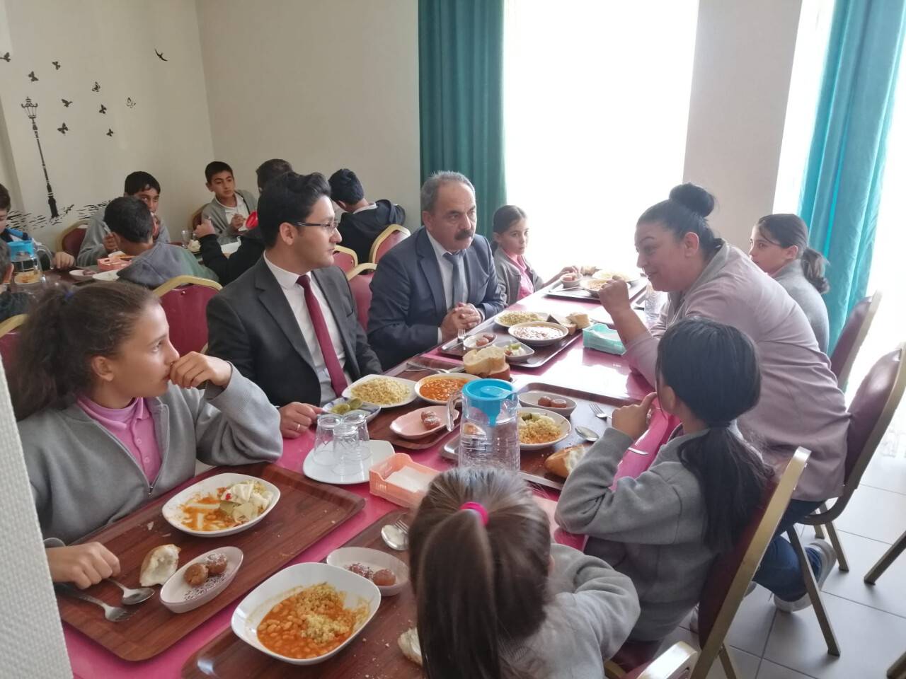 Veliler pansiyonda çocuklarıyla bir gün geçirdiler