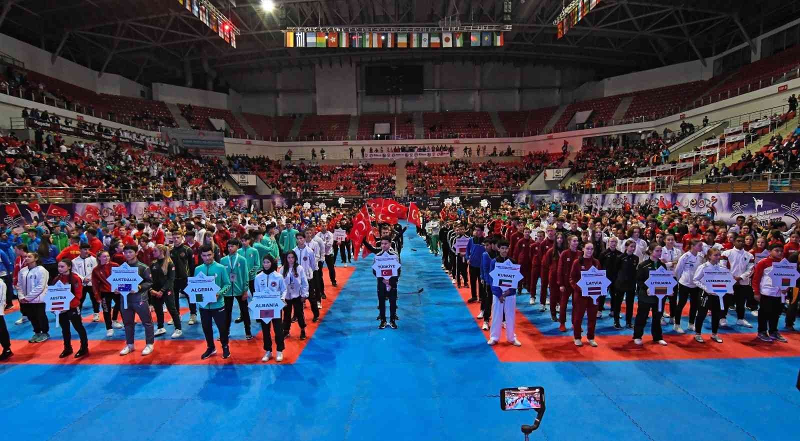 Dünya Ümit Genç U21 Karate Şampiyonası’nın açılış seremonisi yapıldı