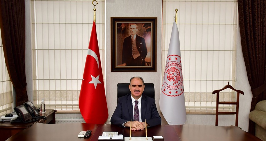 Vali Özkan: Cumhuriyetin  kuruluşunun 100. yıl gururunu yaşıyoruz