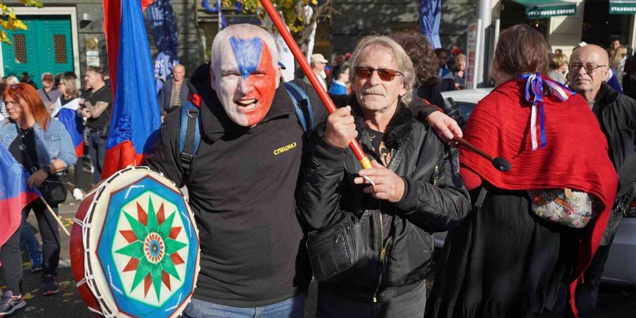 Çekya’da Rusya’ya yapılan yaptırımlar protesto edildi