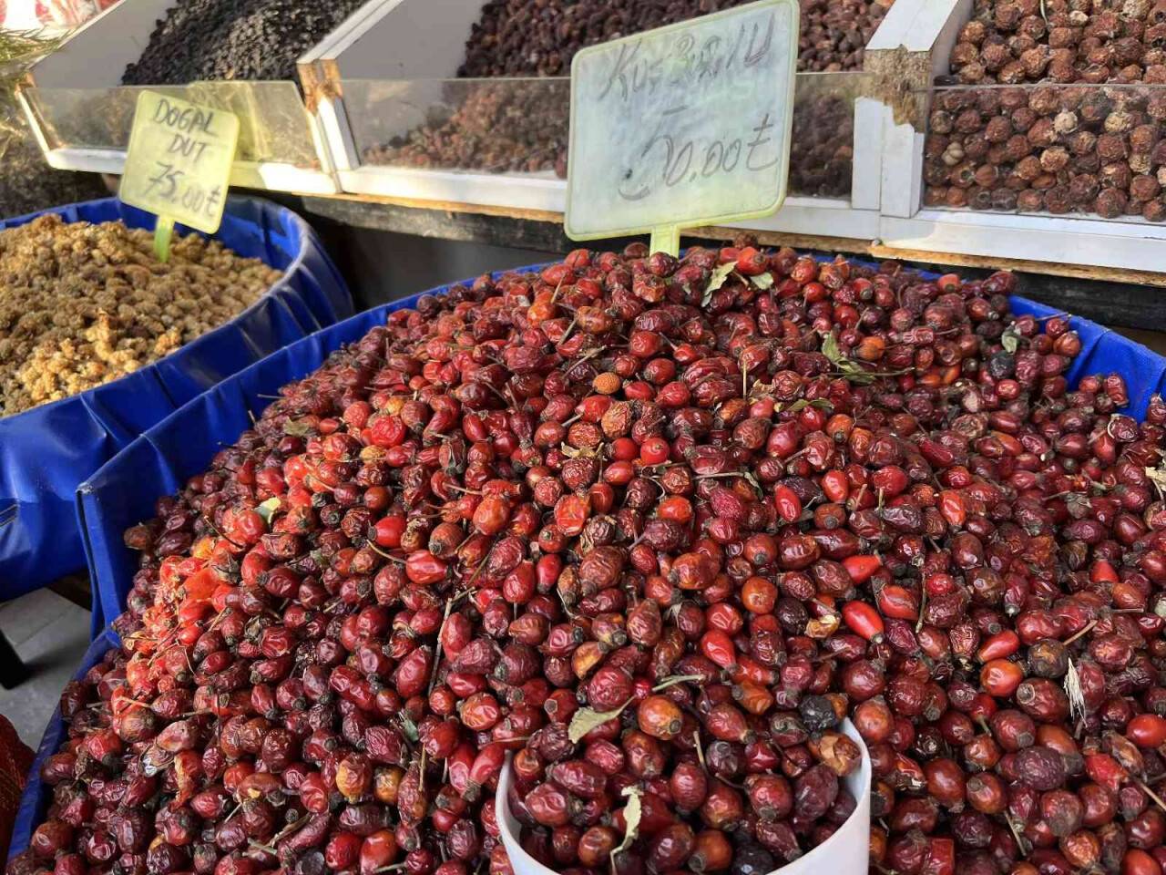 25 derecelik sıcaklık farkı sonucunda aktarlarda yoğunluk oluştu
