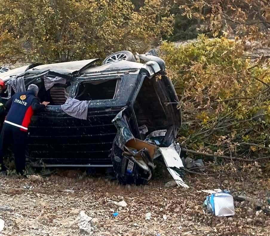 Kütahya’da trafik kazası: 2 ölü, 3 yaralı