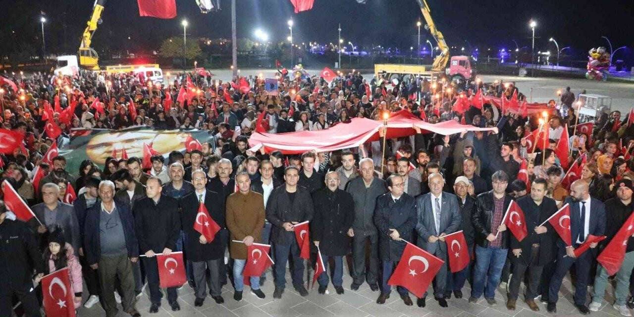 Beyşehir'de fener alayı coşkusu