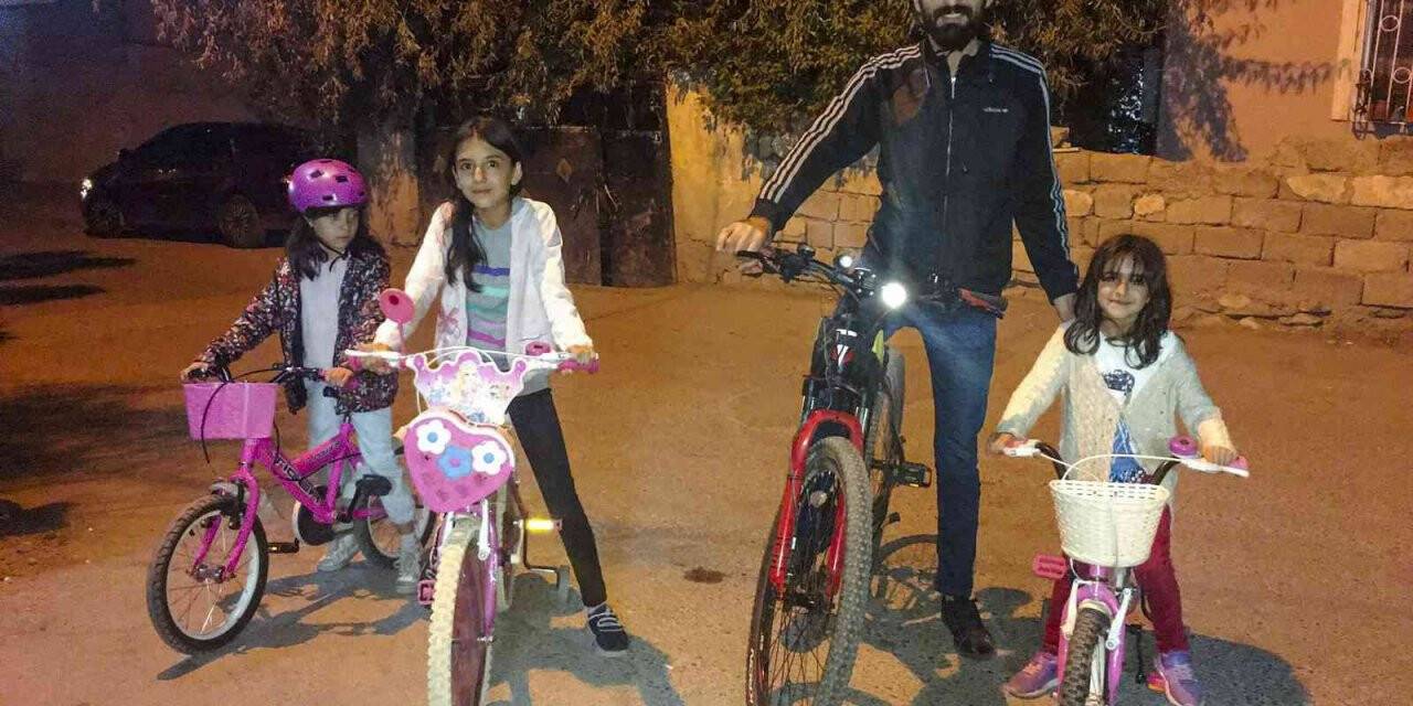 Musa öğretmen okul dışında da öğrencilerini ihmal etmiyor