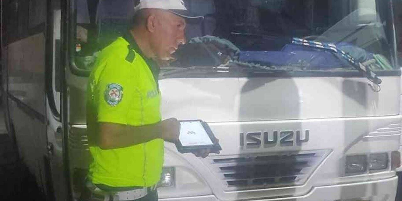 Minibüs tavanında yolculuğa 9 bin 517 lira para cezası