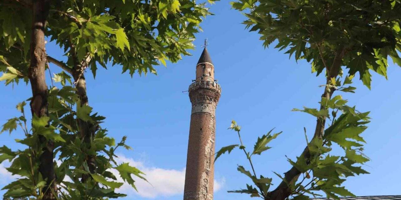 Sivas’ın Pisa Kulesi, eğimi korunarak restore edilecek