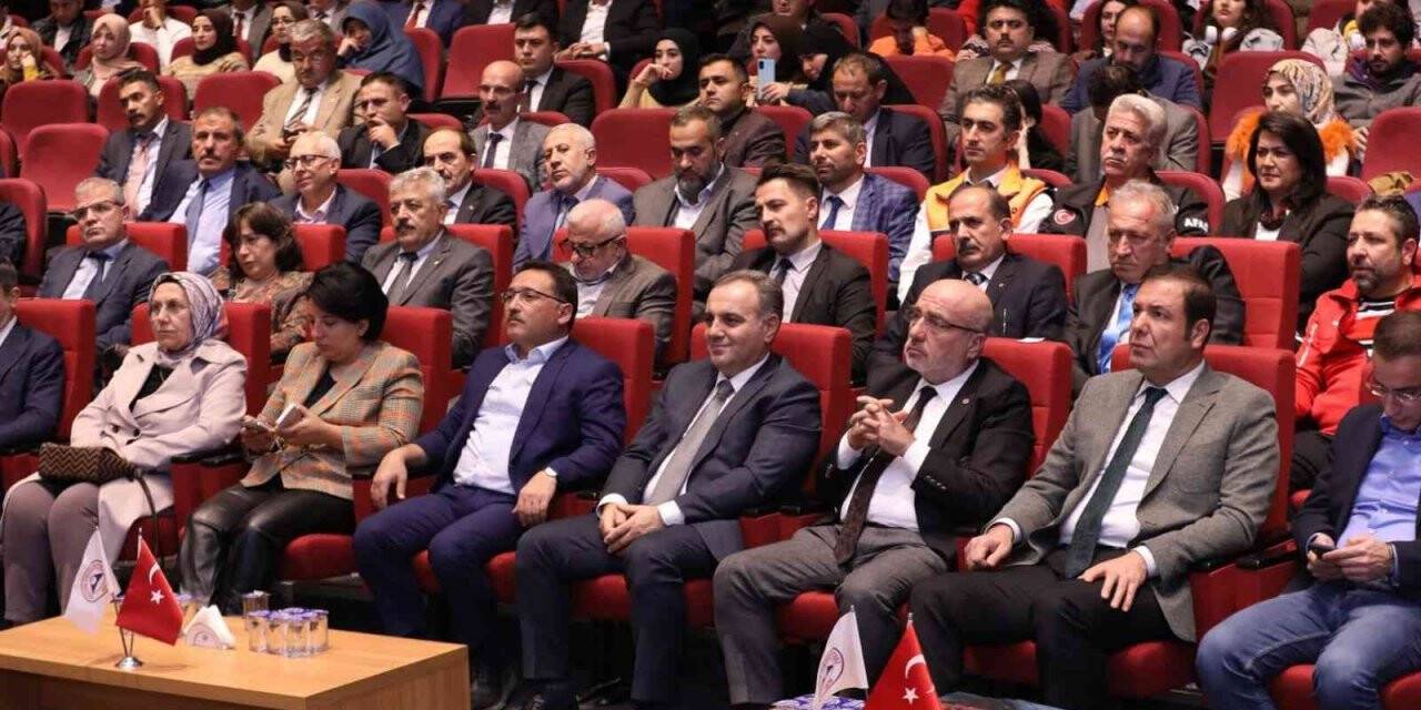 ERÜ’de “Tevfik İleri’yi Anlamak” Programı düzenlendi