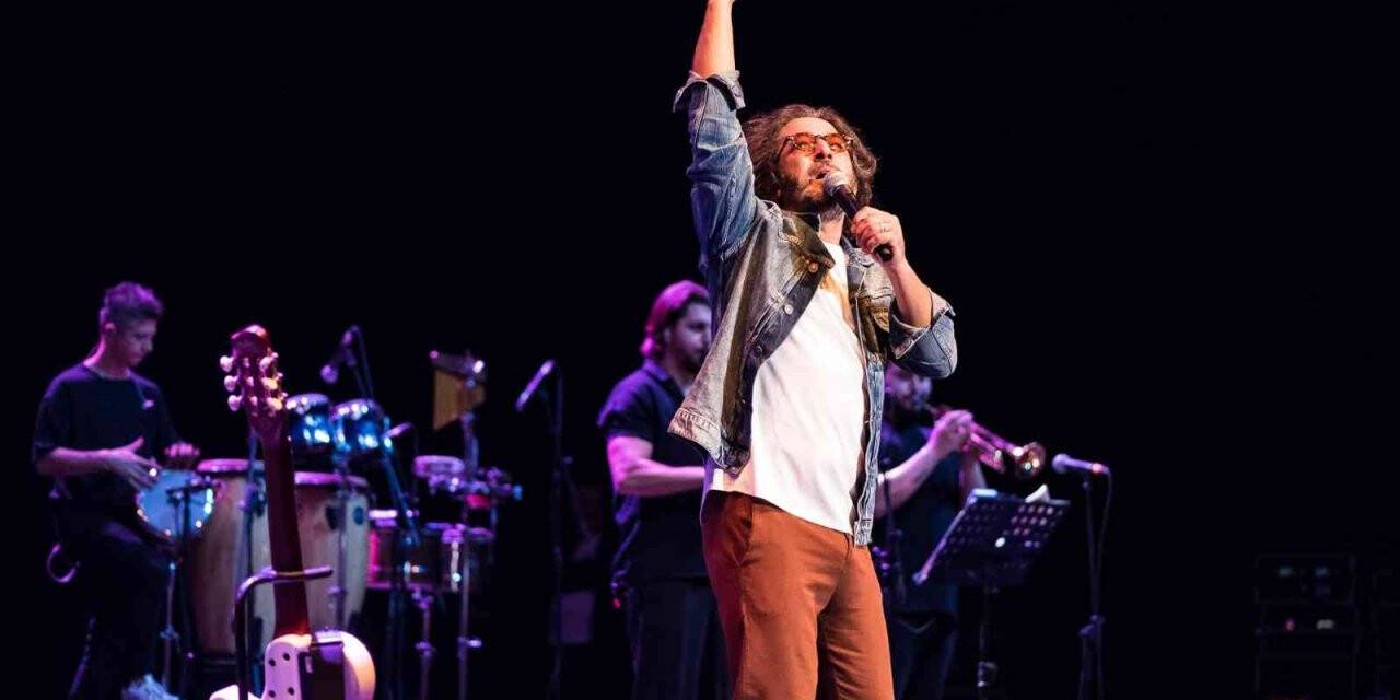 Şarkıcı Fettah Can Hatay’da sahne aldı