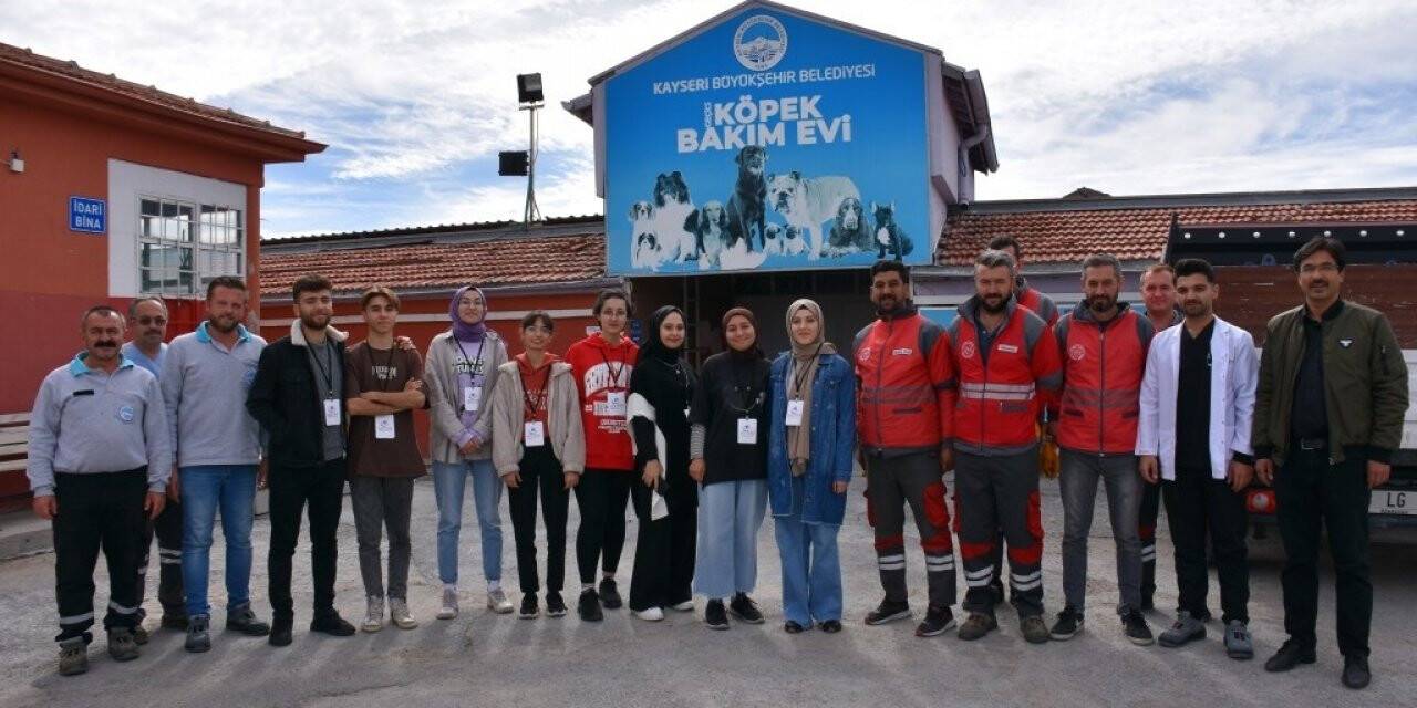 Kocasinan Belediyesi’nin küçük dostlar çalışmalarına üniversiteli öğrencilerinden destek