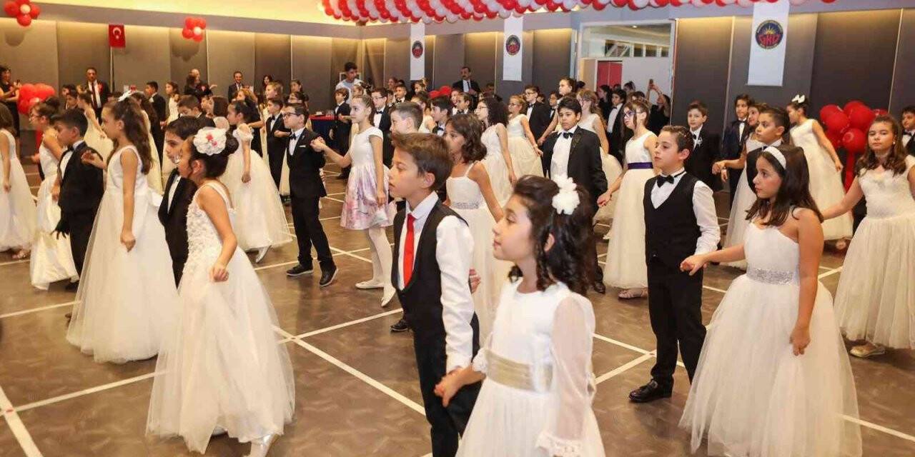 GKV’de Cumhuriyet balosu