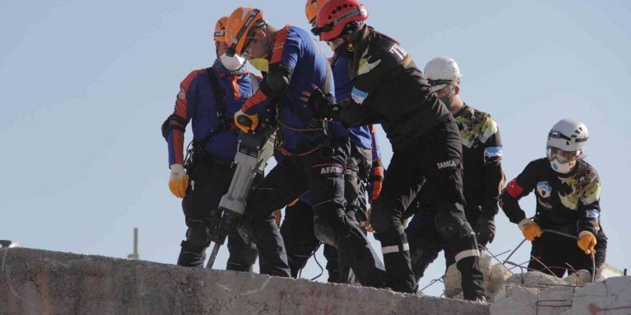 AFAD’dan İzmir’de bin 200 kişilik dev tatbikat