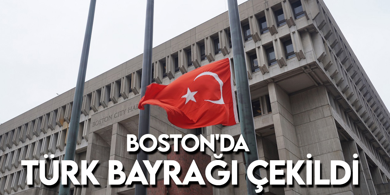 Boston şehir merkezindeki meydana Türk bayrağı çekildi