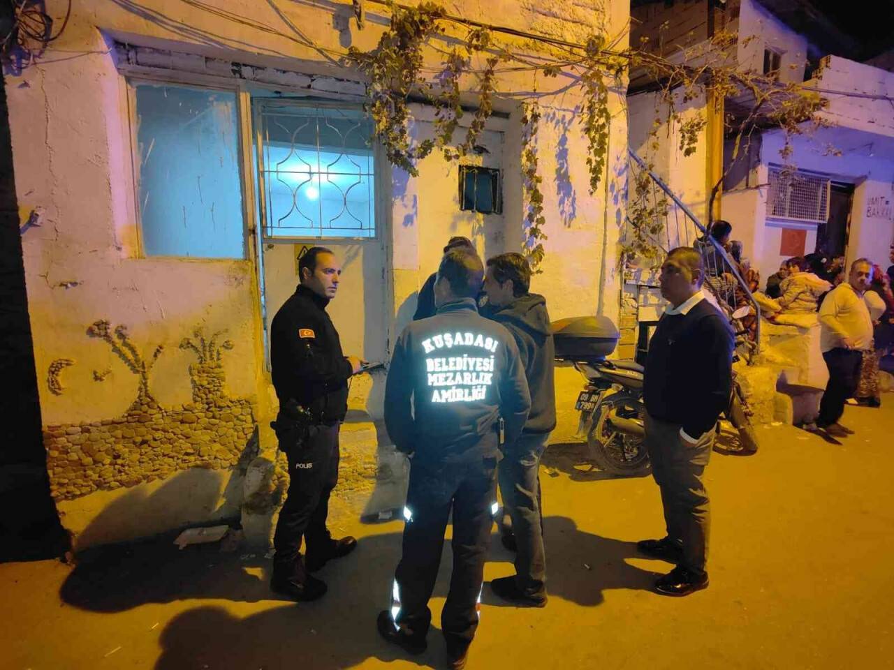 Akrabası tarafından evinde ölü bulundu