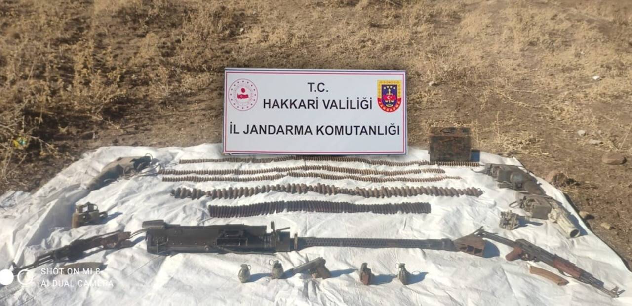 Yüksekova’da çok sayıda silah ve mühimmat ele geçirildi