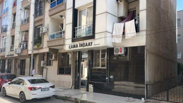 İzmir'deki depremde balkondan atlayan kişinin tedavisi sürüyor