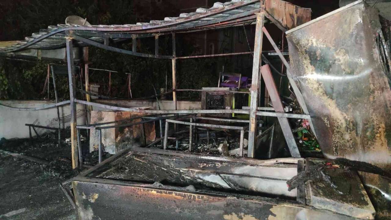 Van’da korkutan iş yeri yangını