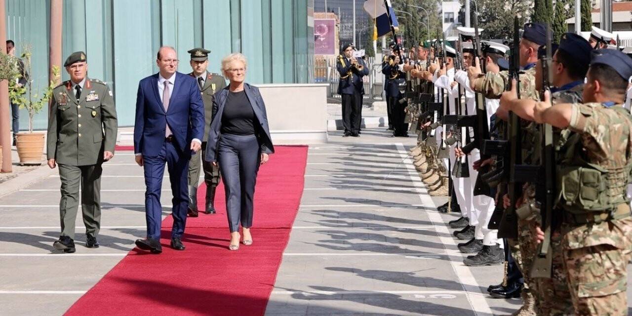 Almanya Savunma Bakanı Lambrecht’ten GKRY’e ziyaret