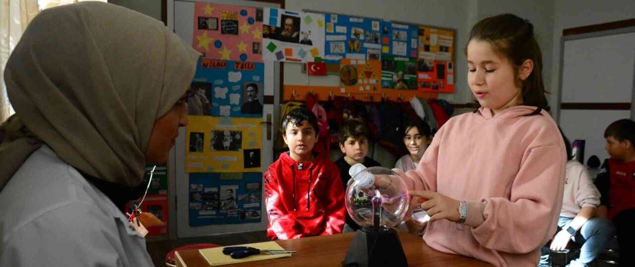 Yaşları küçük ama hepsi üniversite öğrencisi