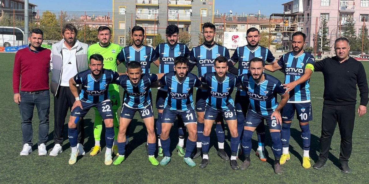 Ömeranlıspor’da liderlik sevinci