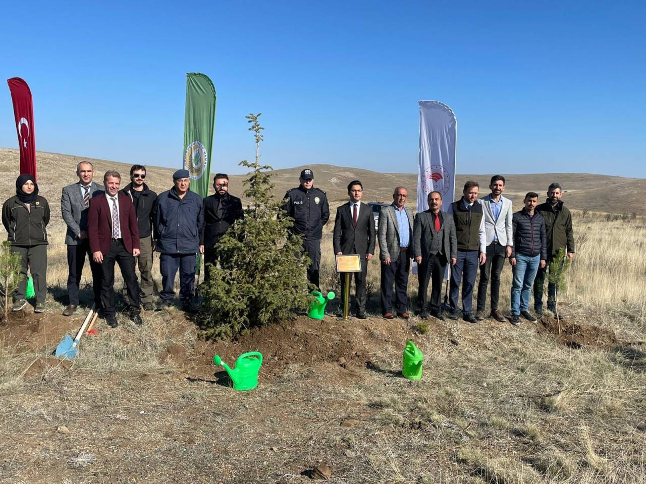 Yunak'ta  ağaç dikme etkinliği