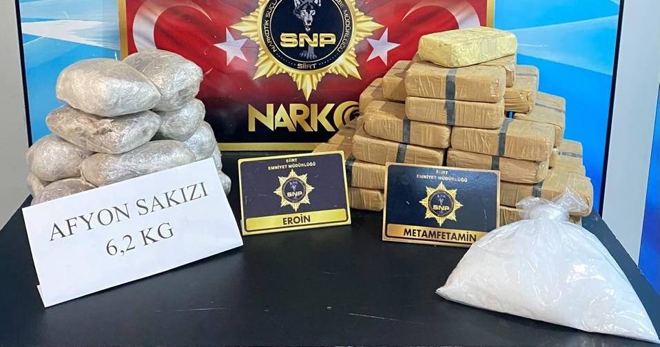 Yolcunun valizinden 25 kilo uyuşturucu çıktı