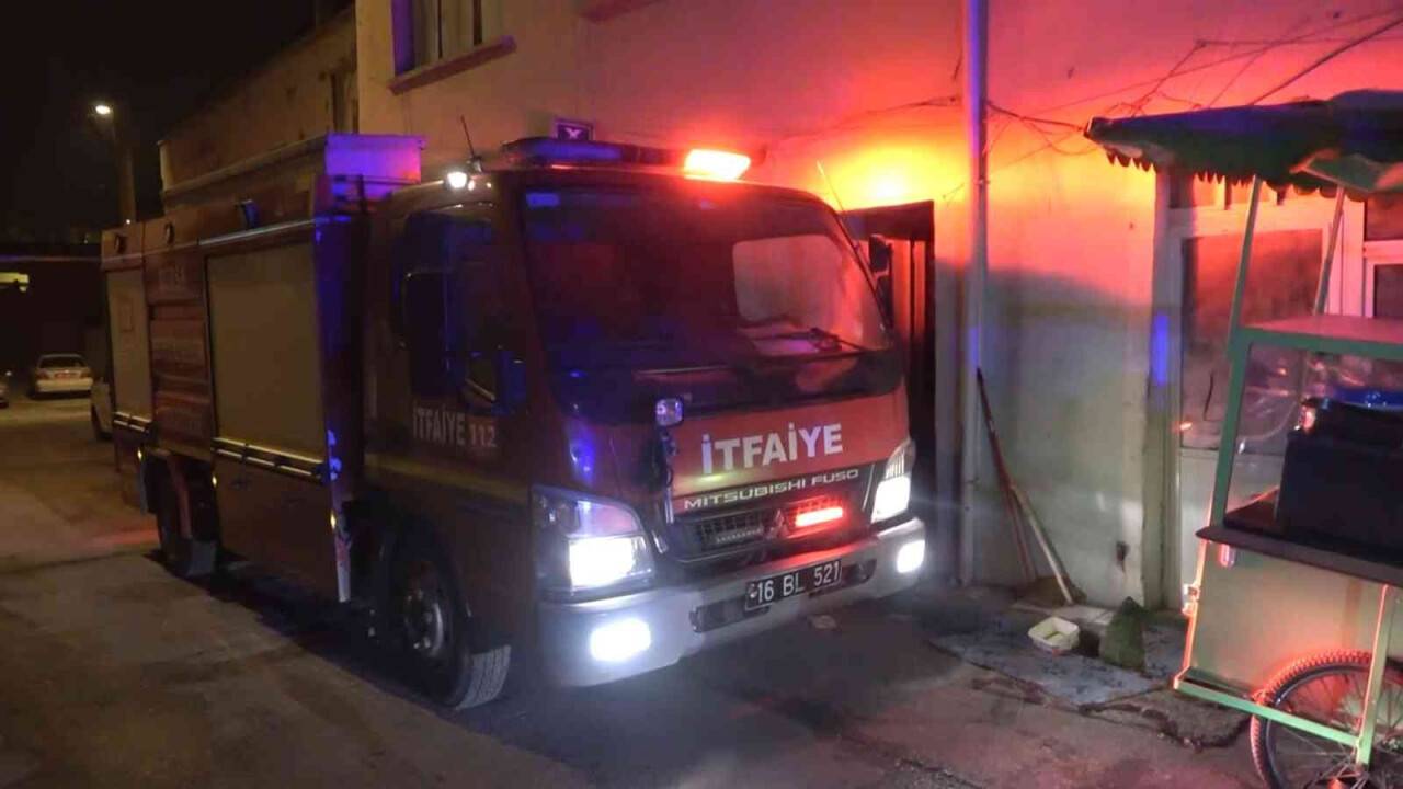 Sigara içerken uyuyakalınca yandı