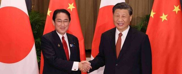 Japonya ve Çin liderleri 3 yıl sonra ilk kez bir araya geldi