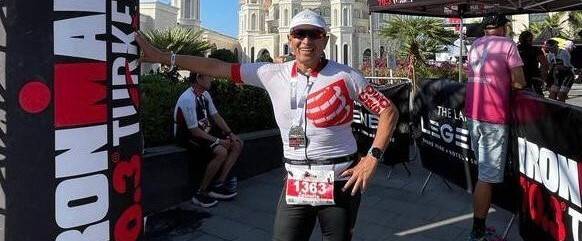 Sağlığına Türkiye'de kavuştu, triatlona katıldı