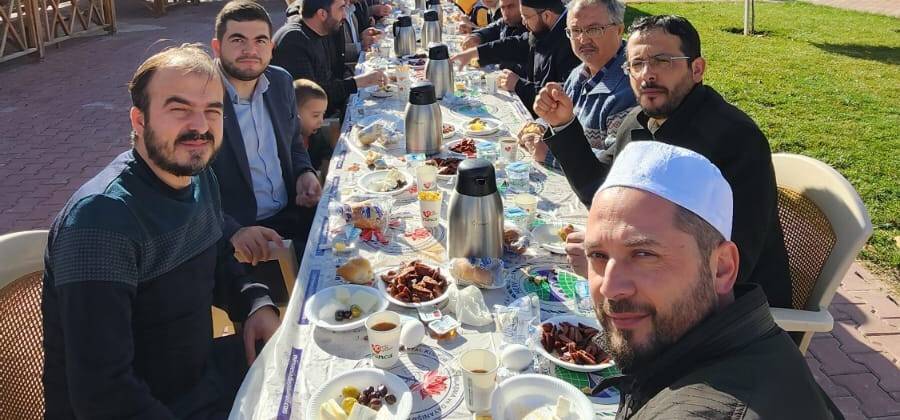 Valide Sultan ailesi kahvaltıda buluştu