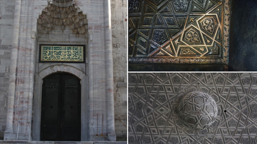 Sultanahmet Camisi'nin kapısı restore ediliyor