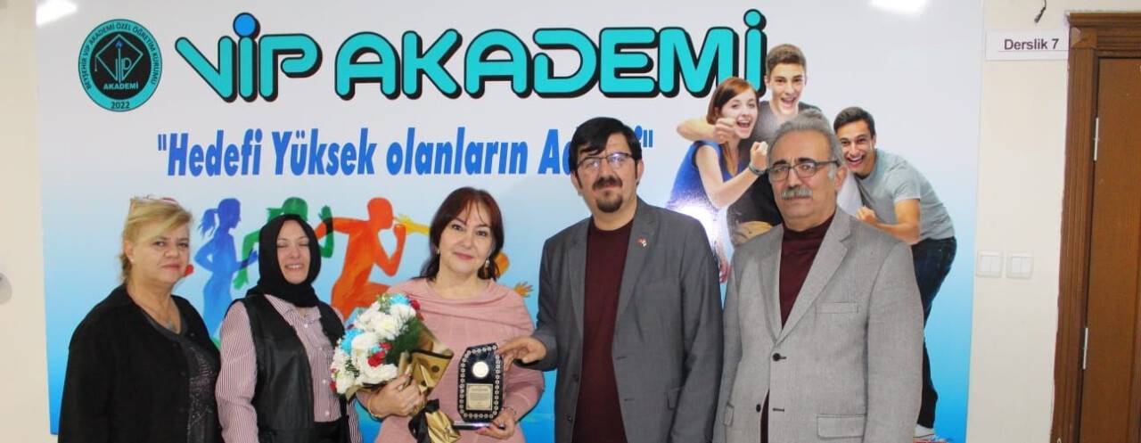 Gönül Gözü Derneği yılın öğretmenini seçti