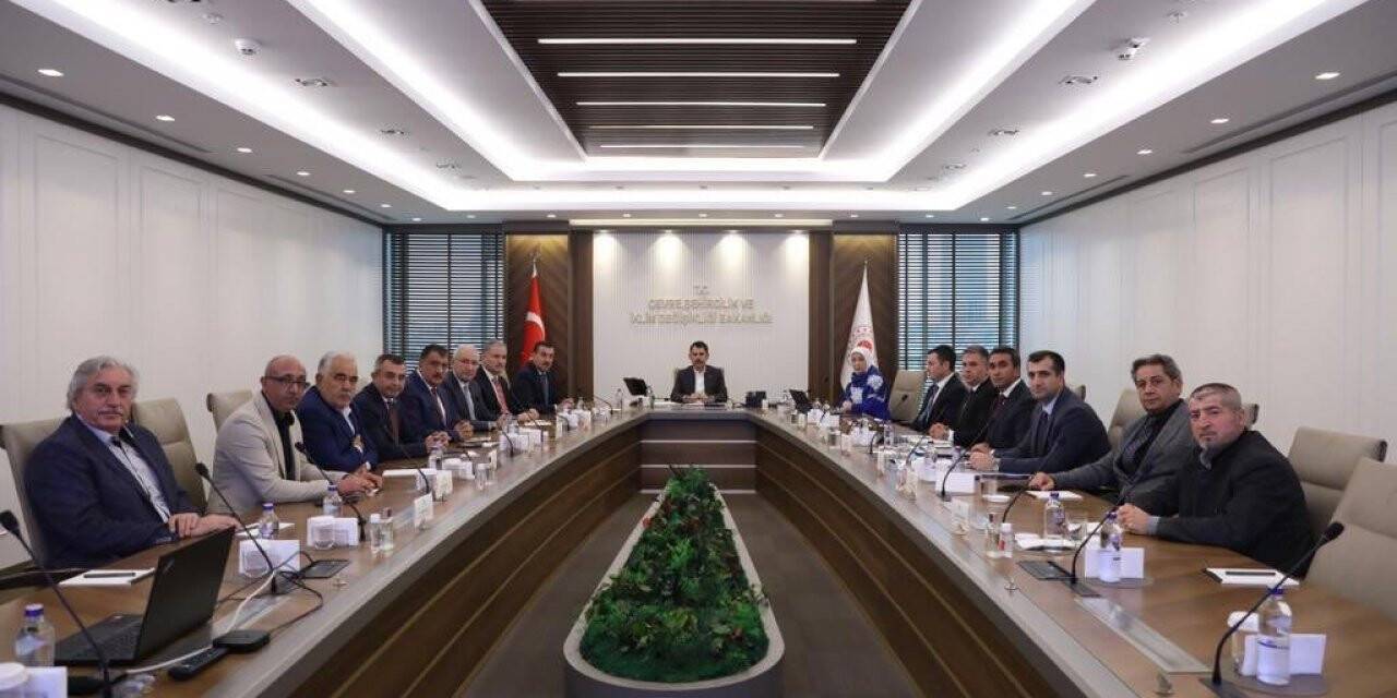 Başkan Gürkan ve AK Parti heyeti, Bakan Kurum ile bir araya geldi