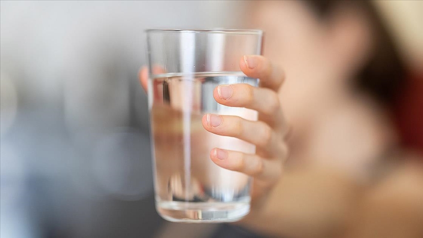 "İhtiyaçtan fazla su tüketilmesi vücutta zarara yol açabilir"
