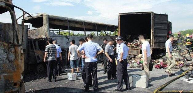Yolcu Otobüsü Kamyonetle Çarpıştı: 38 Ölü